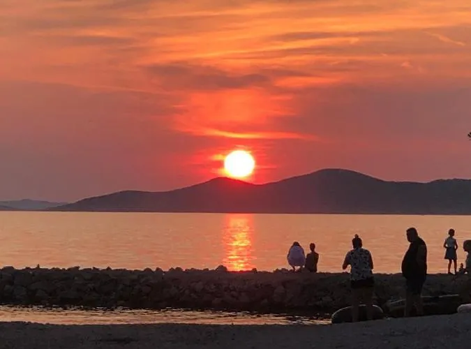 Buqez Sunset 64 度假居